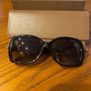 Burberry Women's Sunglasses with Black Frame